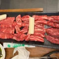 모듬 구성으로 준비된 고기 세트