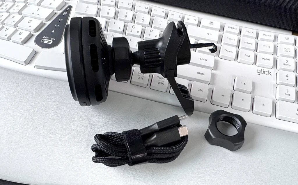 메이튼 맥세이프 차량용 무선 충전거치대 구성과 사용 방식