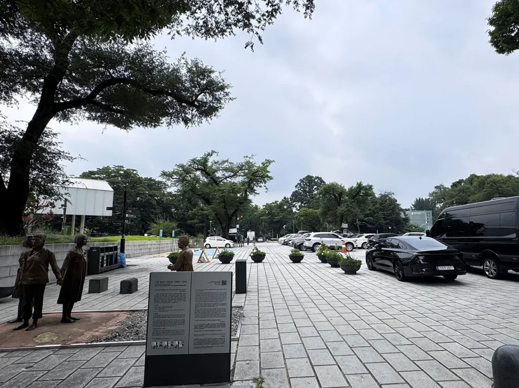 남산타워 케이블카 주차 어디에 할까? 저렴한 곳부터 가까운 곳까지 비교 3 주차 공간이 비교적 넓은 남산공원 주차장 모습